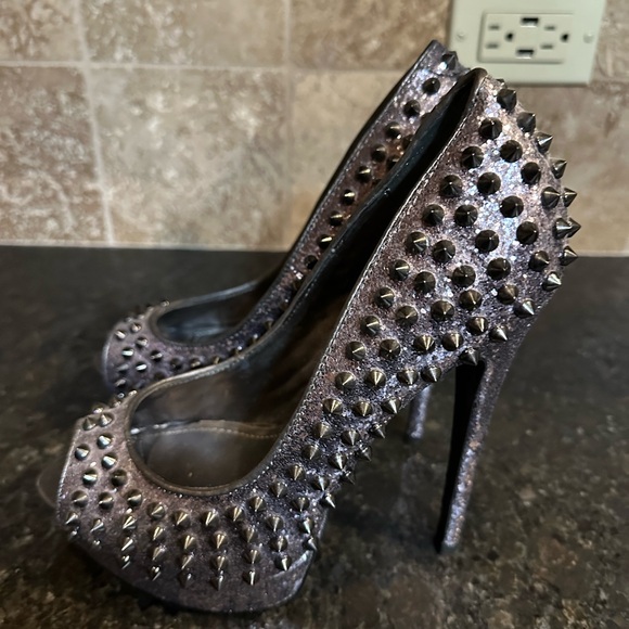 Steve Madden Silver Studded Peep-Toe Heels - Picture 4 of 6